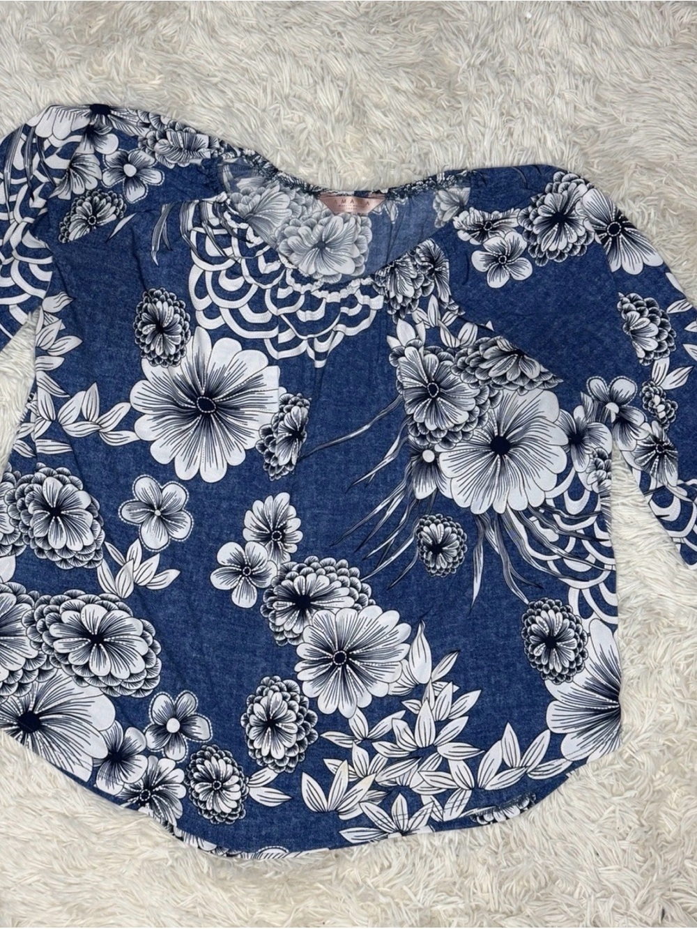 Amana Women’s Blue Floral Blouse Top Size Large